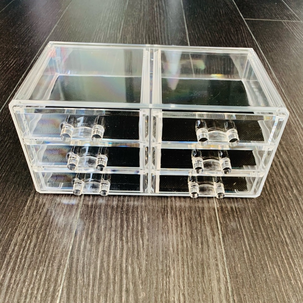 Selling brand new clear acrylic organizer